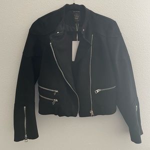 velvety black jacket, with zipper